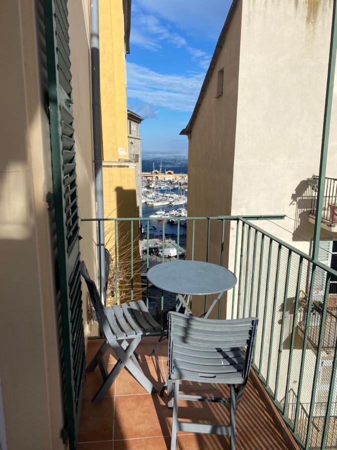 Appartement Climatise,Idealement Situe 100M Du Vieux Port. Bastia  Esterno foto